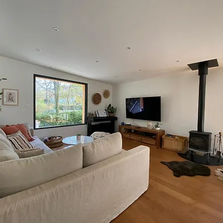 Villa Avec Piscine 3 *